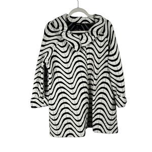 [SOLD] Ali Miles Black and White Wave Pattern Coat